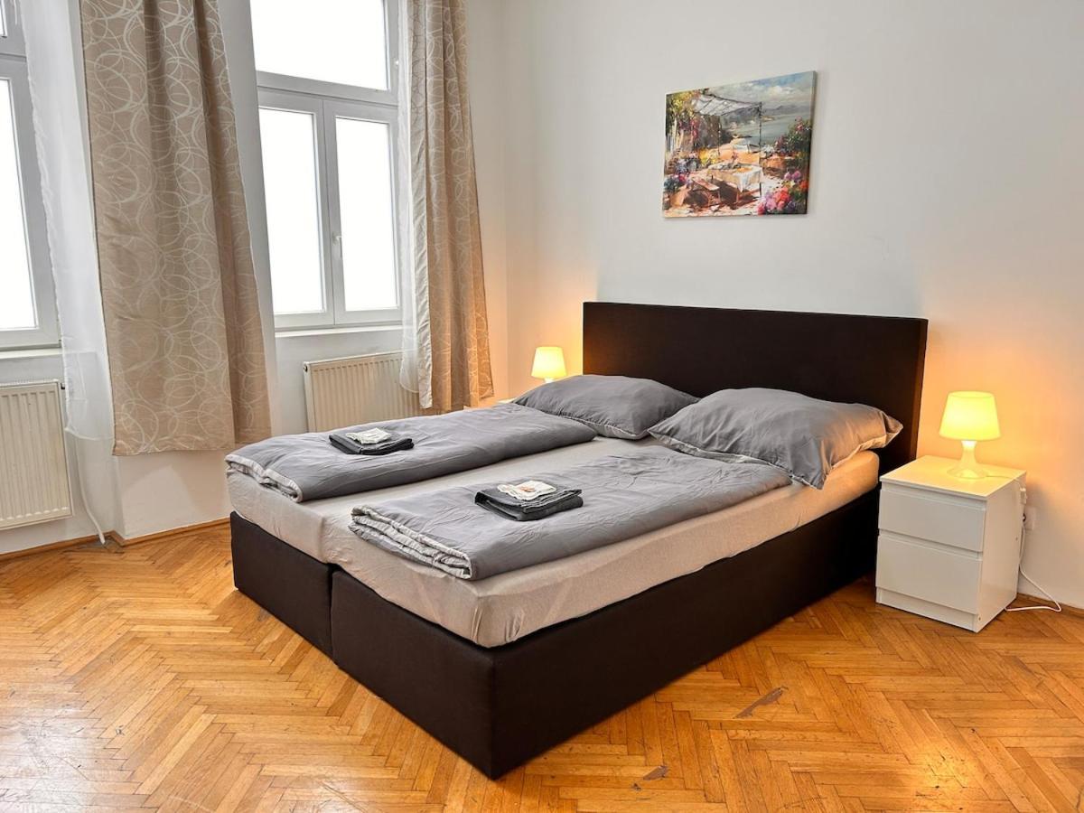 Spacious Central 4-Room Suite For 6 - Near Subway เวียนนา ภายนอก รูปภาพ