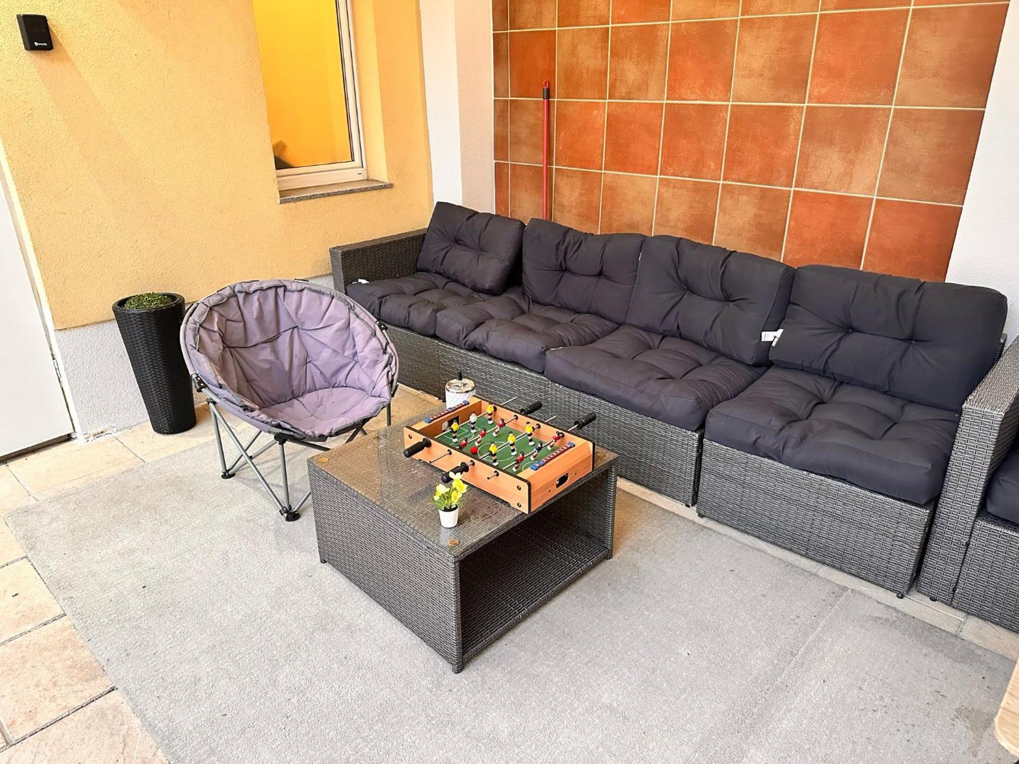 Spacious Central 4-Room Suite For 6 - Near Subway เวียนนา ภายนอก รูปภาพ